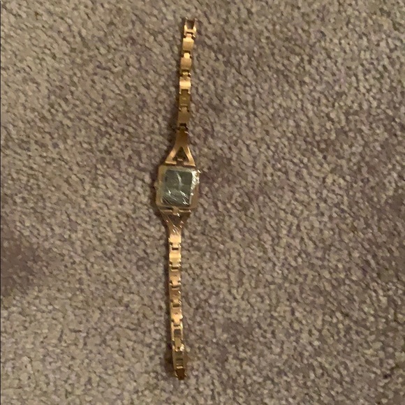 Guess gold tone petite crystal watch - Picture 4 of 4